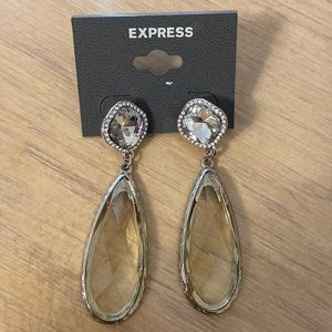 Pretty earrings that are gold and silver